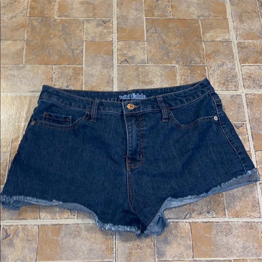 Wild fable medium wash shorts size 12!